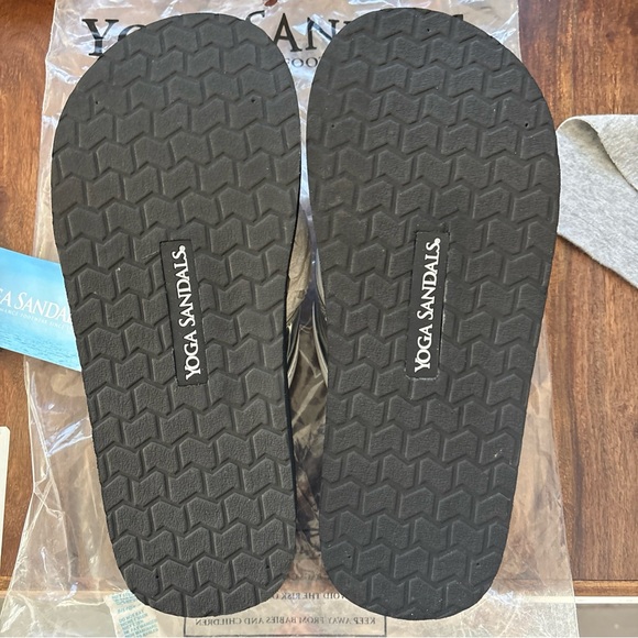 NWT Yoga Sandals ~ Silver ~ Size XL - Picture 8 of 11